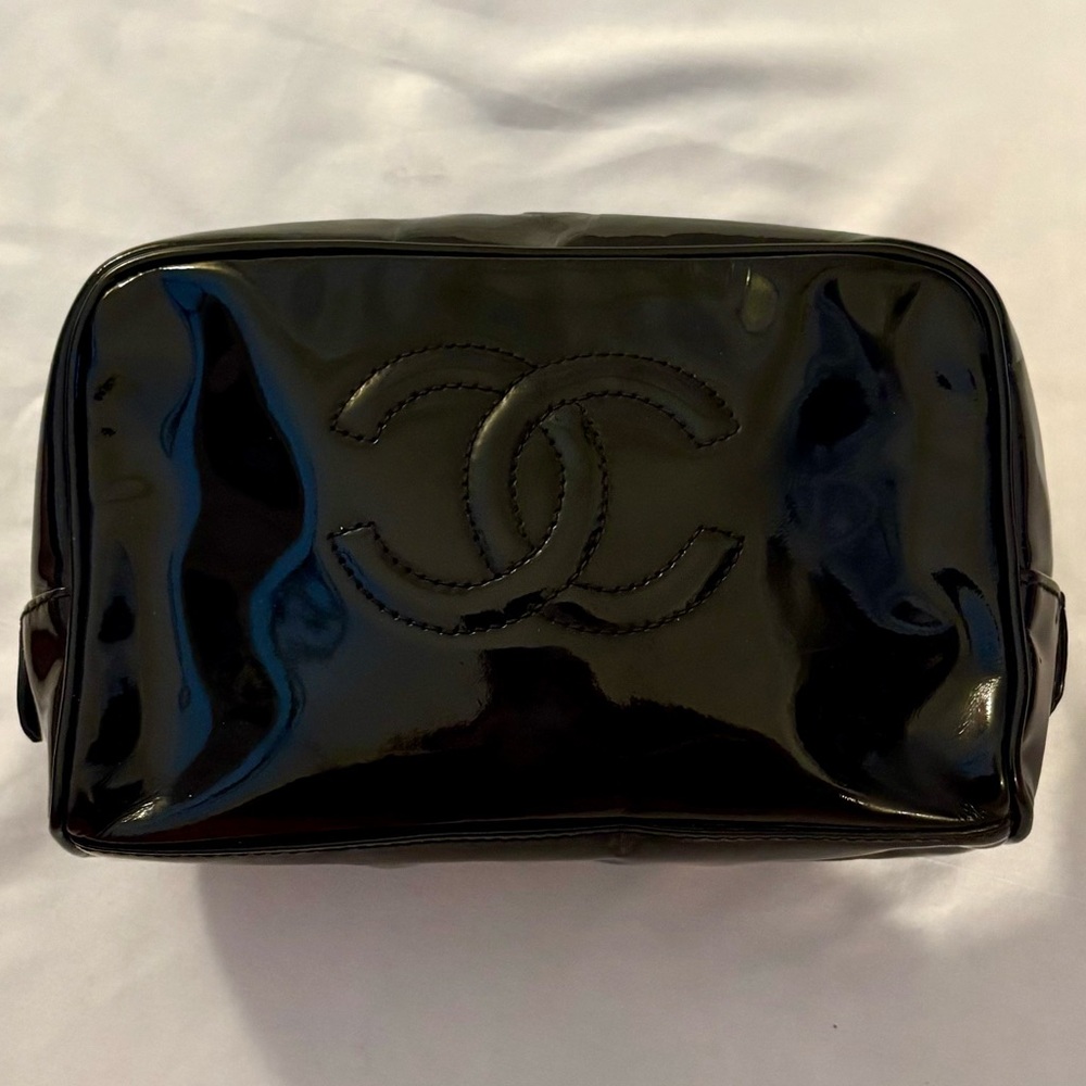 ❌SOLD!❌ CHANEL *As Is* Timeless Black Patent Leather Toiletries Case ULTRA RARE - Picture 10 of 17